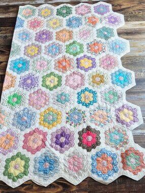 Vintage GRANDMOTHERS GARDEN Handmade Feed Sack Floral Cotton Quilt Cottage Core